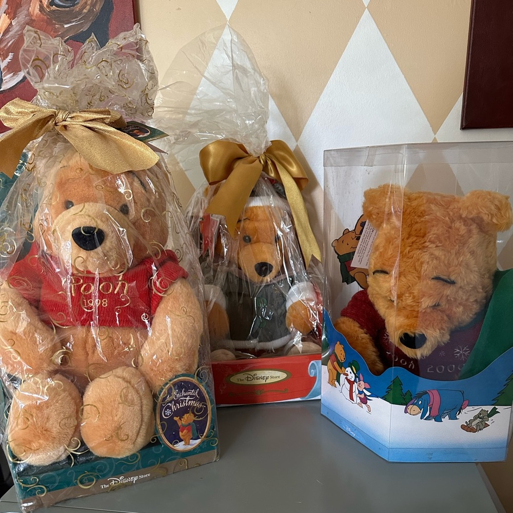 Winnie the Pooh, Enchanted Christmas plush, collectible/discontinued
